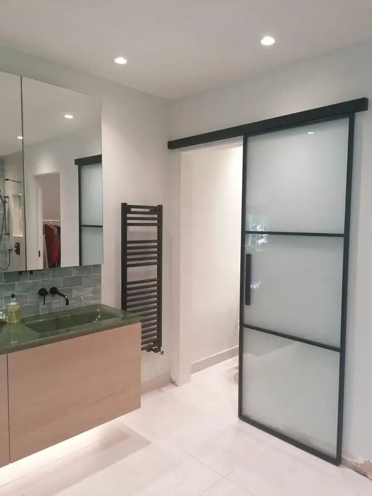 Bathroom glass door service in makkah3